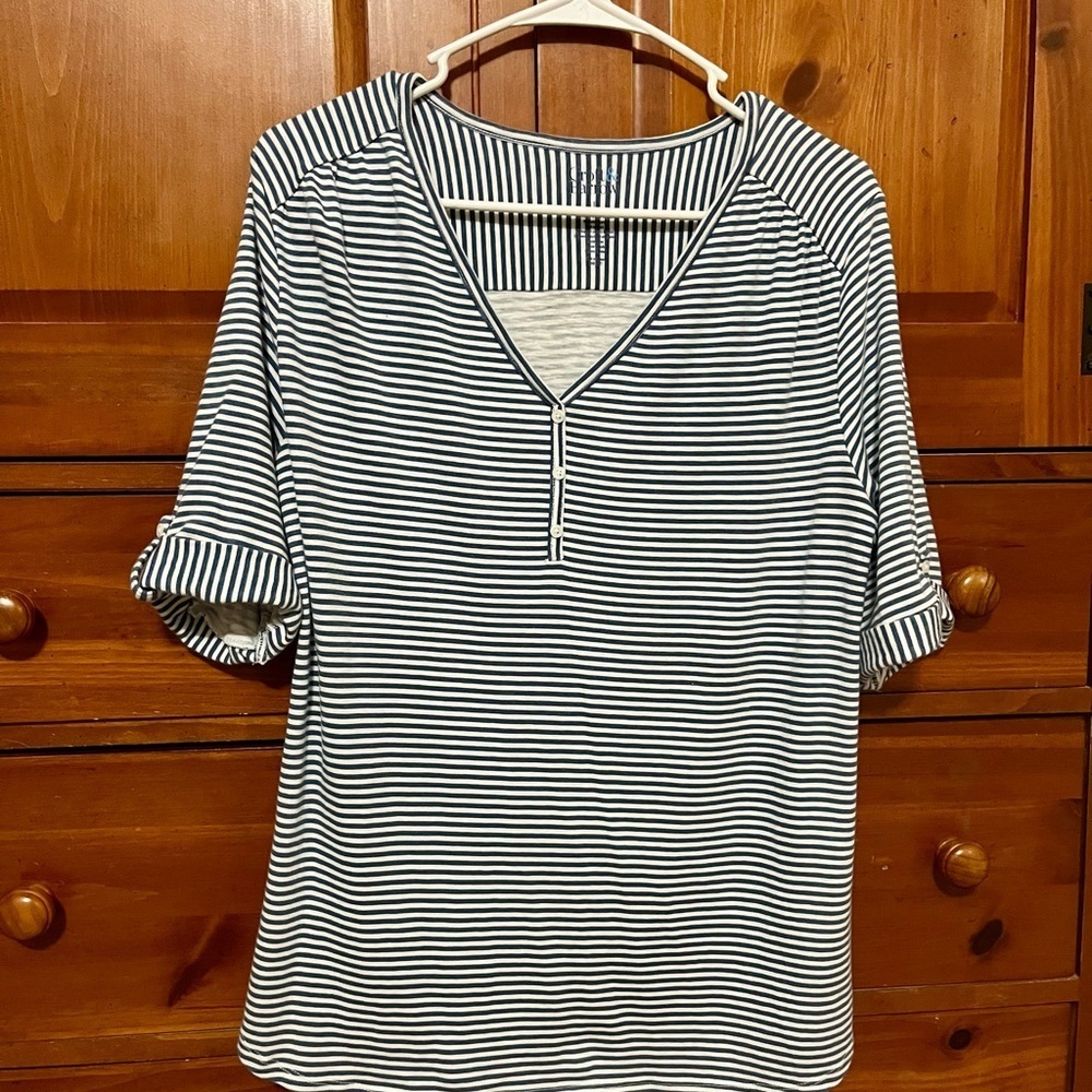 Croft & Barrow Blue and White Striped V-Neck Top - Large